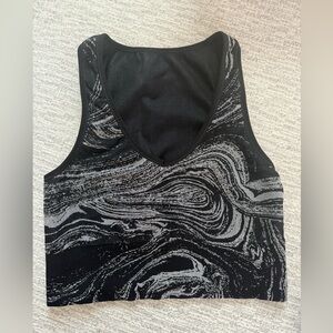 Athleta Black and Gray Patterned Crop Top